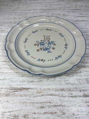 Cordella Bluet Stoneware Cream Scalloped Plate Blue Floral Motif Size 10.5”